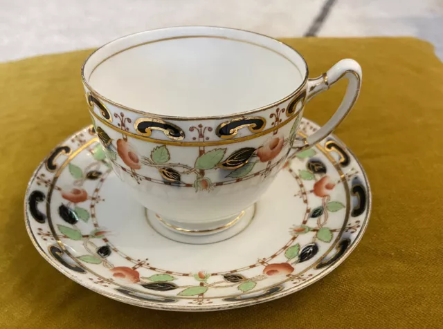 Paragon Star China England cup and saucer, circa 1916, lovely pattern