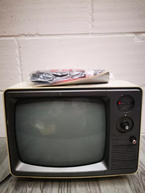 Matsui M12 12" TV CRT - Oggetto di scena pellicola vintage - gioco retrò - colore crema