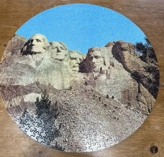 Vintage 23 Inch Round ￼jigsaw puzzle Mount Rushmore￼