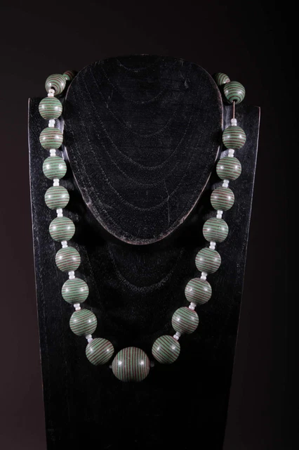 File:Collier de perles de terre 02.JPG - Wikimedia