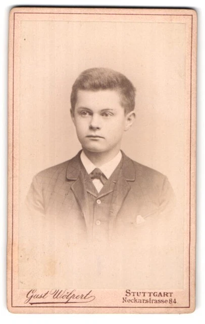 Fotografie Gust. Wölpert, Stuttgart, Neckarstrasse 84, Portrait junger Mann im