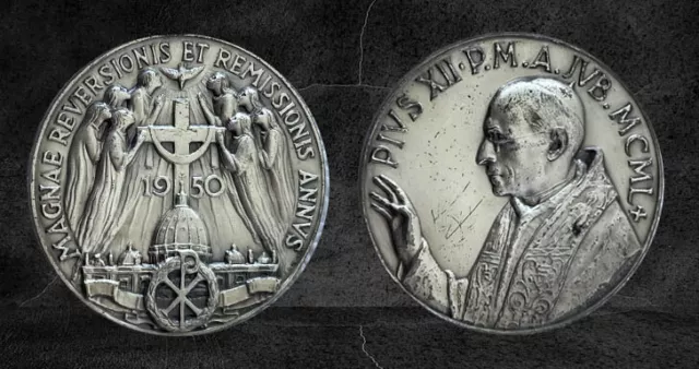 1950 VATICAN CITY Italy POPE PIUS XII Papal VINTAGE OLD Italian Medal