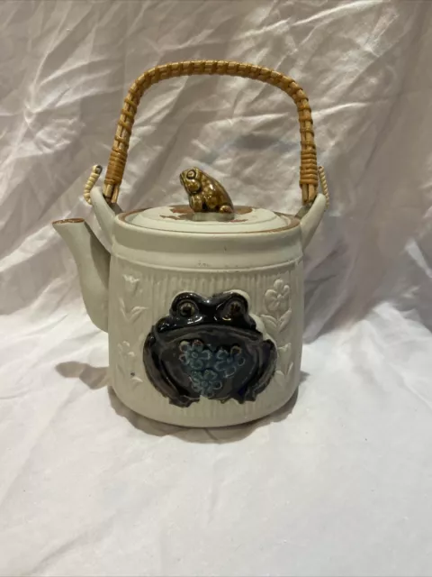 vintage stoneware frog/toad teapot