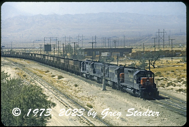 Southern Pacific EMD SD39 #5324 leads an empty beet train at Garnet, CA (1973)