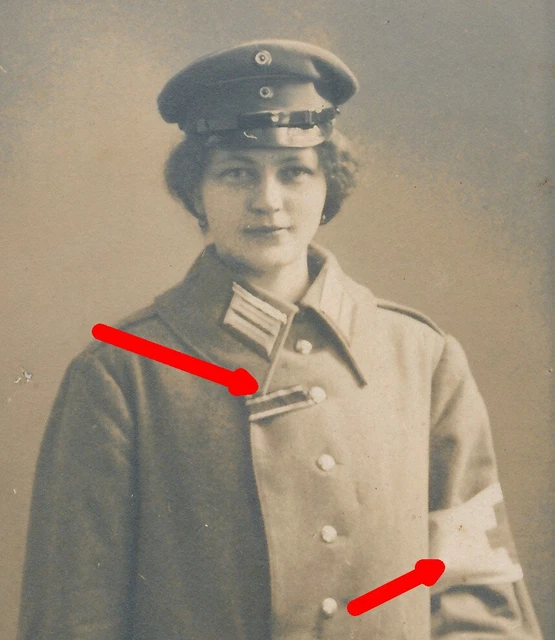 132999, Portraitfoto, ROTKREUZ SCHWESTER in Uniform, Eisernes Kreuz, Armbinde