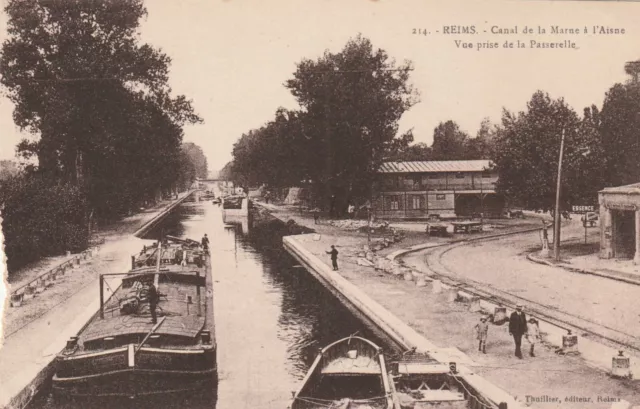 CPA 51  REIMS Canal de la Marne a l'Aisne Vue prise de la Passerelle