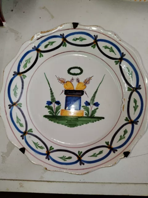 Assiette Ancienne En Faïence À Identifier French Antic