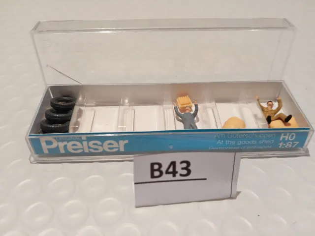 Preiser 14147 HO 1/87 At the Goods Shed Set of Figurure Orig. clear Box. Ref.B43