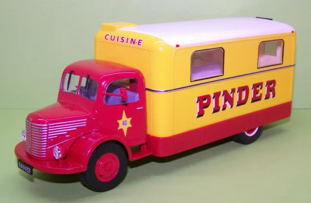 Unic Cuisine Truck   gelb/rot  " Circus Pinder "   Direkt Collection Nr : ohne