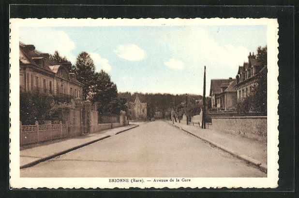 CPA Brionne, Avenue de la Gare