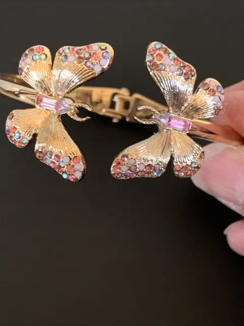 BETSEY JOHNSON Butterfly Rhinestone Hinged Bracelet Gold Tone Pink Clamper 6”