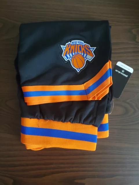 NBA  Mens NY Knicks shorts size XL
