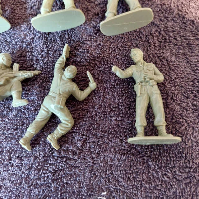 VINTAGE AIRFIX 1/32 scale 1970s WW2 British Commando toy soldiers x 21 ...