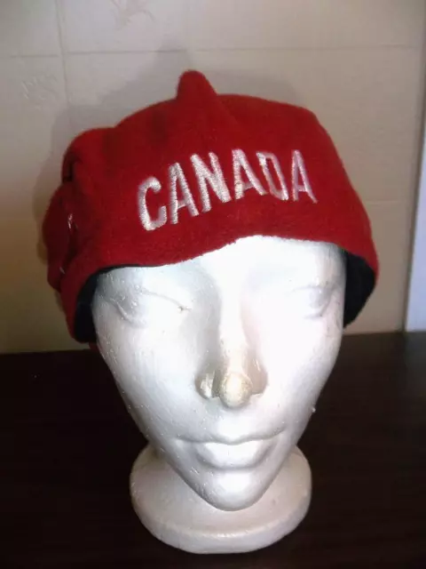 1980s Unisex Red Canada Fleece Athletic Hat Nordic Hat Poor Boy Hat Pre_Owned