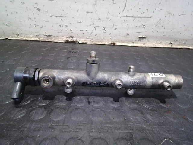 2005 Audi A6 Mk3 C6 2.7 Diesel Bpp Drivers Right Fuel Injection Rail 059130090K