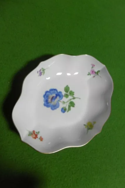 Meissen exklusive große ovale Schale / Schüssel Bunte Blume & Goldrand .....Top!