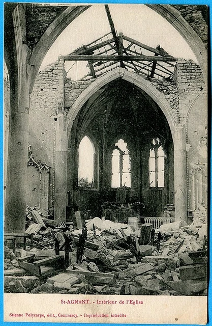 CPA : St-Agnant - Intérieur de l'Eglise