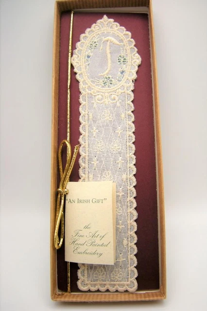 Vtg Philip Gray Embroidered Lace Bookmark w/Shamrocks, Letter  T