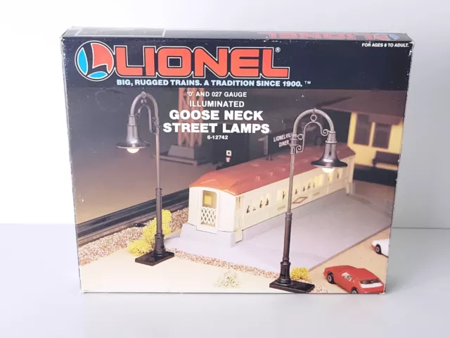 Lionel - O & O27 Gauge - Illuminated Goose Neck Street Lamps With Box #6-12742