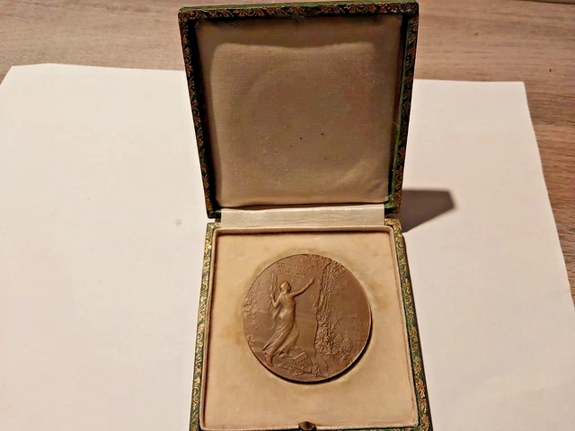 Médaille, Courage, travail et Patrie, journal Le Matin