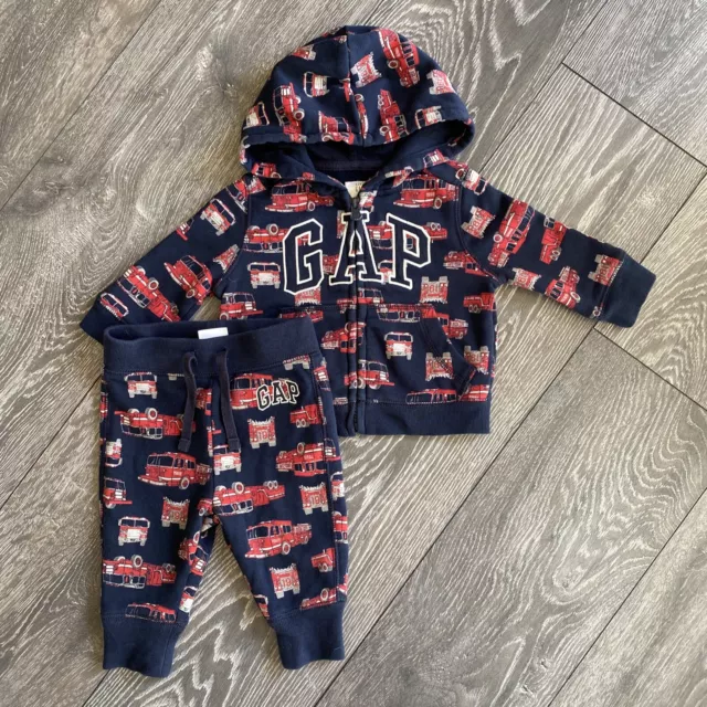 GAP fire engine tracksuit, age 6-12 months, fit 6-9, baby, hoodie, joggers, VGC