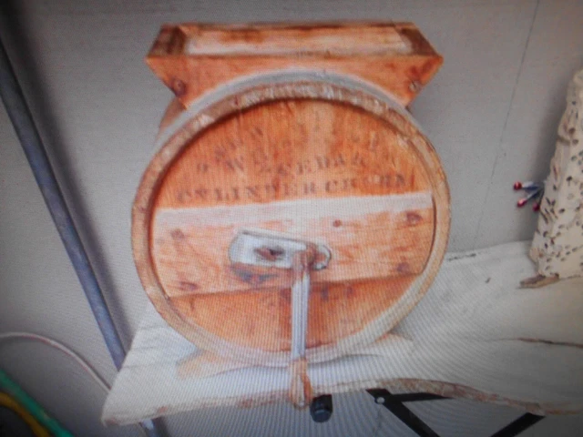Antique RCW Richmond Cedar Works 15" Wooden Barrel Butter Churn -WORKS!
