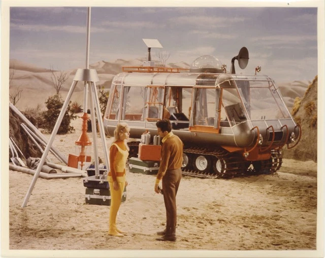 Lost in Space Marta Kristen Mark Goddard Chariot TV Sci Fi Vintage 8x10 Photo