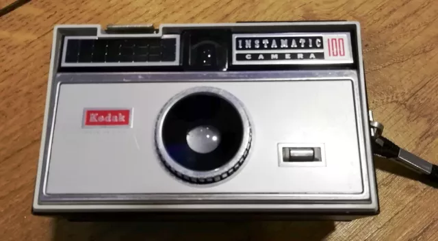 APPAREIL PHOTO ARGENTIQUE ANCIEN : KODAK INSTAMATIC 100 - Etats-Unis 1963