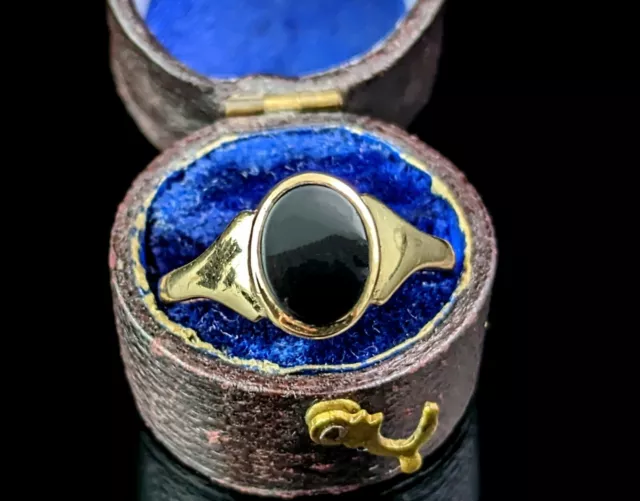 Vintage 9ct gold and Onyx Signet ring Pinky