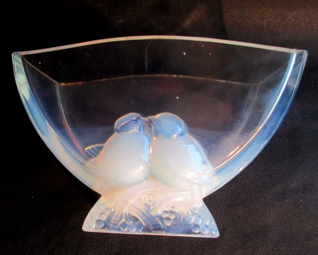 Vase boule aux oiseaux. .Art deco