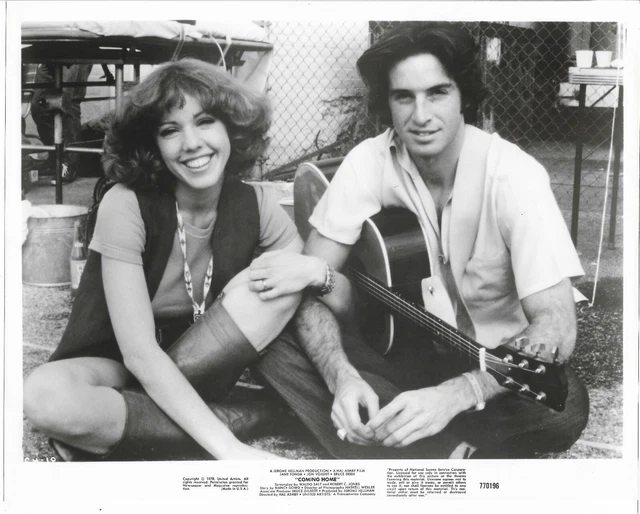 Movie Photo, Penelope Milford and Robert Carradine, "Coming Home", 1978
