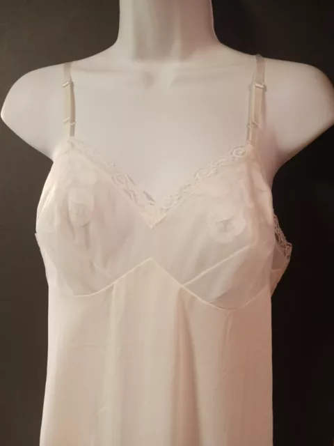 Vintage Vanity Fair Full Slip Women's 34 Antron Nylon Lace Trim  White Cream NWT