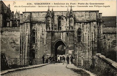 CPA VINCENNES - Intérieur du Fort - Porte du Gouverneur - dite de (519498)