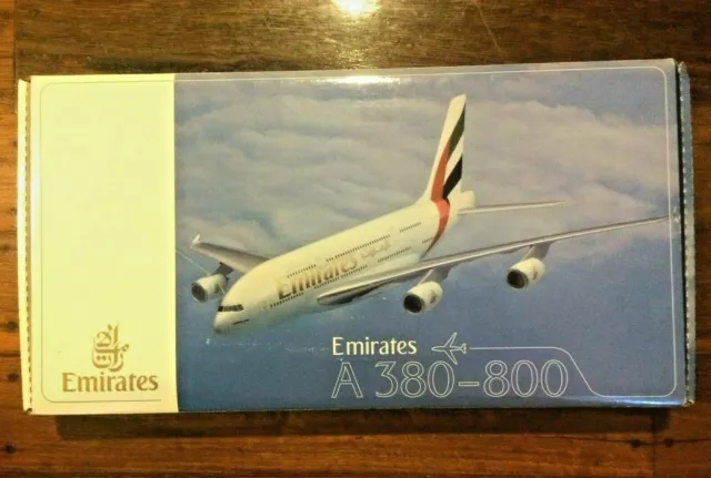 Emirates Airbus A380-800 Scale 1:200 Model Aeroplane (Missing Front Wheels)