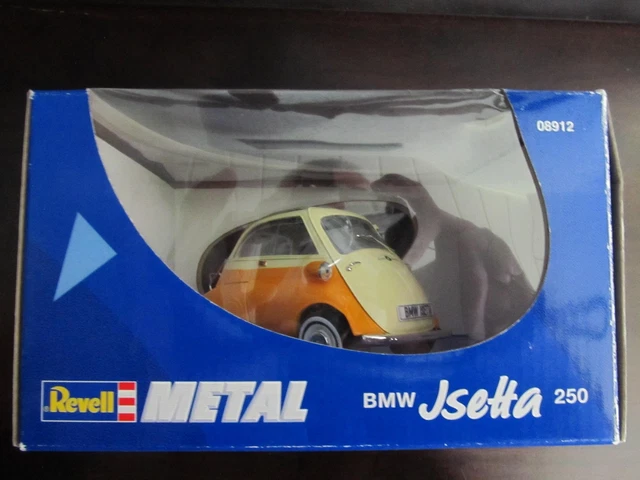 BMW Isetta 250 Miniature 1/18 - Revell 08972 - Version Publicitaire Roi Ludwig Louis II