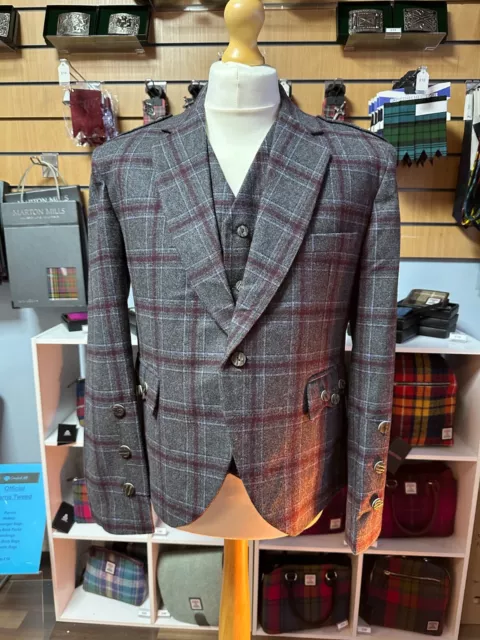 Scottish Grey/Red Check Tweed Jacket & Waistcoat, Brown Buttons 42 Reg only £149