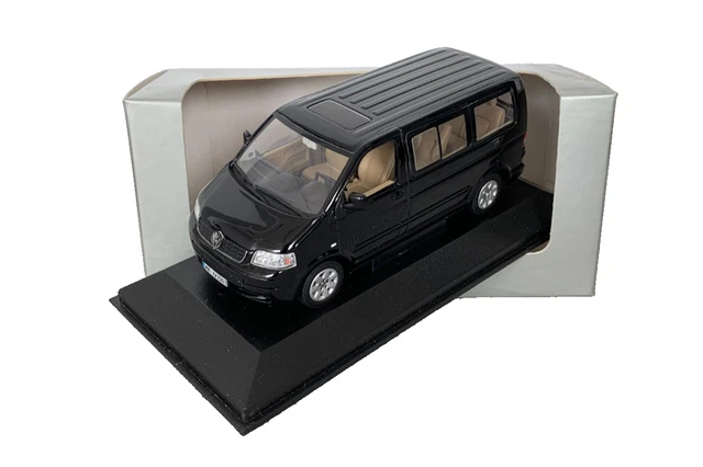 Bburago 1:43 Volkswagen VW T-Roc Année de construction 2021 bleu métallique 18-30455 modèle voiture 18-30455 8719247768841 Bburago 1:43 Volkswagen VW T-Roc Année de construction 2021 bleu métallique 18-30455 modèle voiture 18-30455 8719247768841