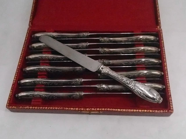 Suite De 12 Couteaux De Table Manches Argent Lames Acier Modele Louis Xv Coffret