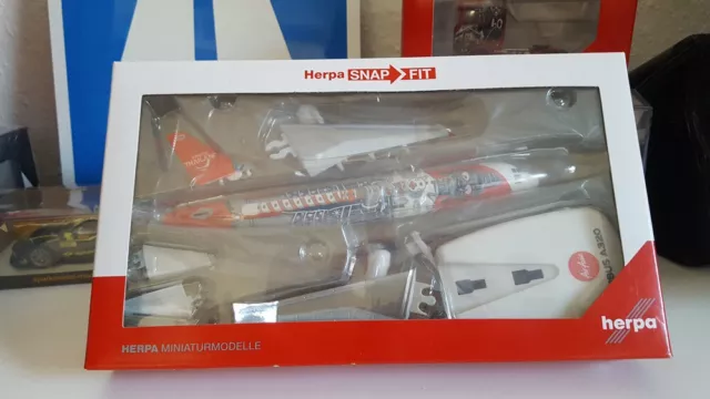 Air Asia Amazing Thailand Airbus A320-200 1:200 Herpa Snap-Fit 612128
