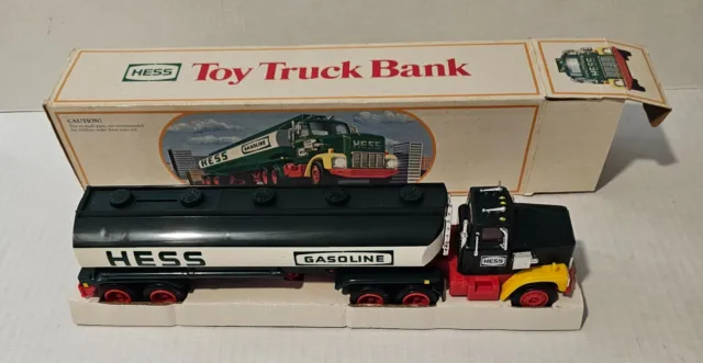 Vintage 1984 Hess Toy Tanker Semi Truck Bank NEW Complete Original Box Nice RARE