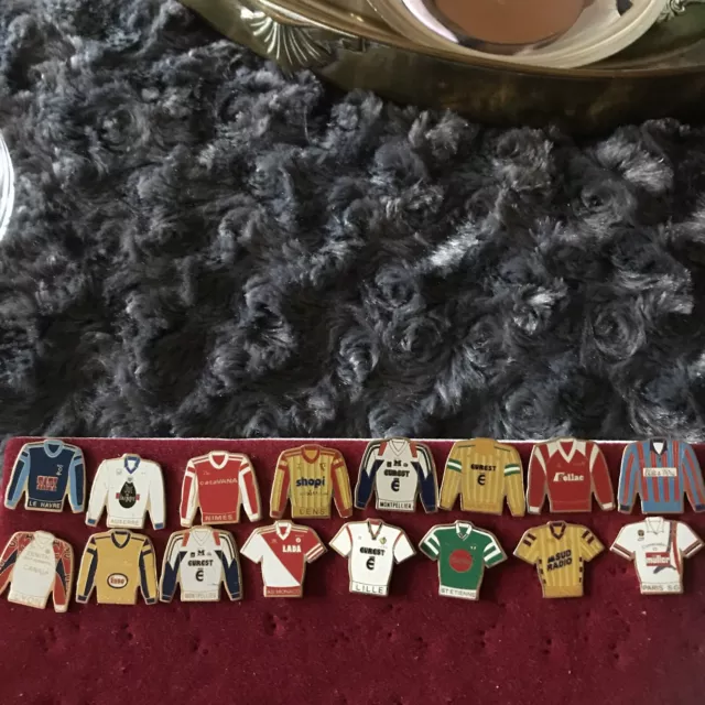 LOT 16 PIN'S MAILLOT De Football Divers Clubs Vendu Sans Attache