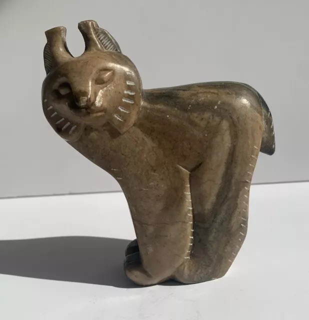 Petite sculpture rare et magnifique en pierre de lynx du 20e siècle