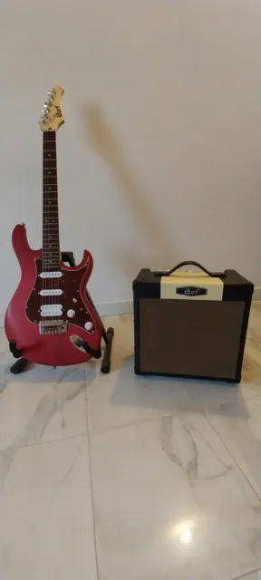 chitarra elettrica Cort con amplificatore,  custodia e altri gadgets