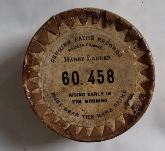Pathe Record Phonograph LID Rising Early in the Morning 60.458 Harry Lauder