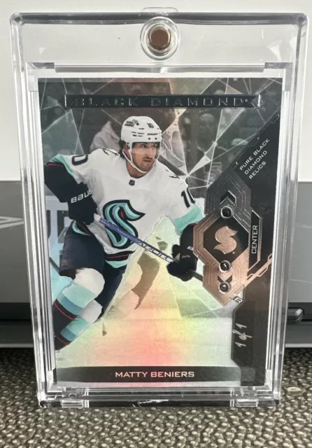 2022-23 UD Black Diamond Matty Beniers Rookie Triple PURE BLACK Relics True  1/1