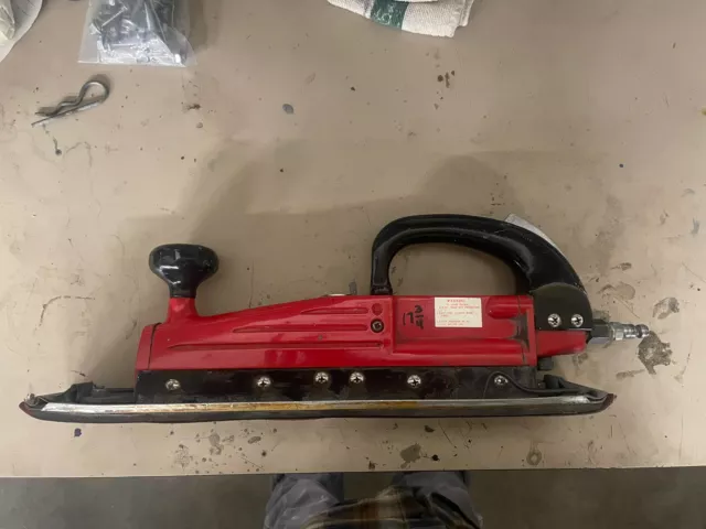 Ingersoll Rand Heavy Duty Twin Piston Straight Line Air Sander