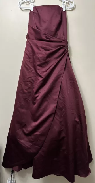 David’s Bridal Strapless Prom/ Bridesmaid Dress Women’s Size 8