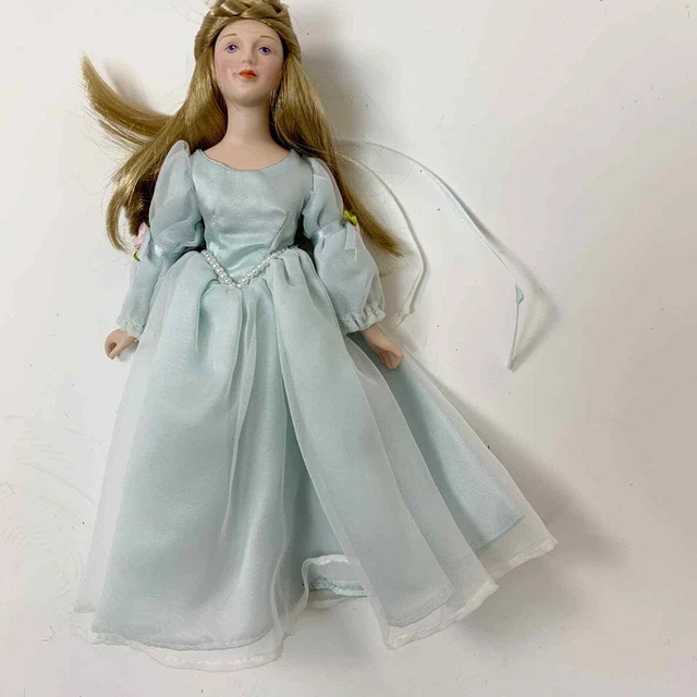 Avon Collectible Vintage 1984 Cinderella Fairy Tale Porcelain Doll
