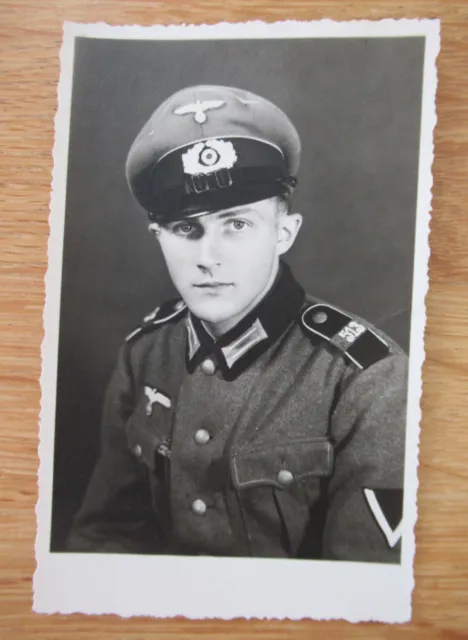 Altes Portrait Foto Soldat mit Schulterklappen Überzug 513 / 2. WK