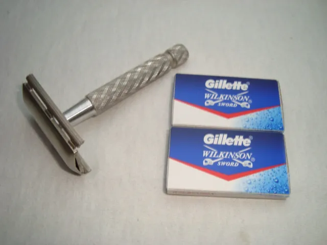 GILLETTE Tech vintage 1970s 3-piece double edge safety razor excellent #33